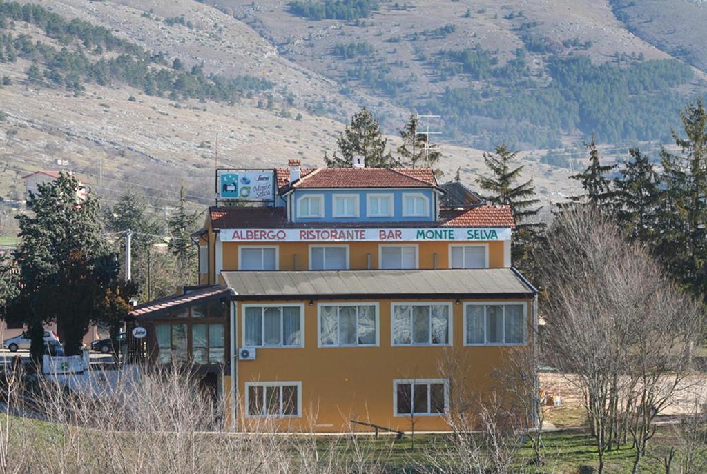 Albergo Monte Selva Barisciano Esterno foto